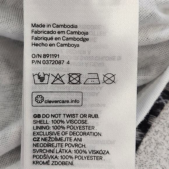 H&M Black Gray Chevron Strip Pleated Bodice Sleeveless Top XS Lightweight Lined - Picture 5 of 6